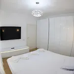 Nicho 2 Bucurestii Noi 아파트