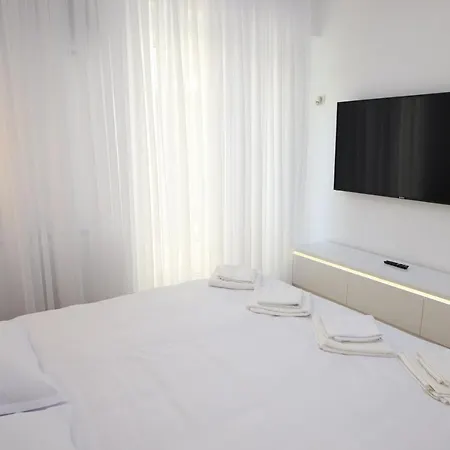 Nicho 2 Bucurestii Noi Apartment *