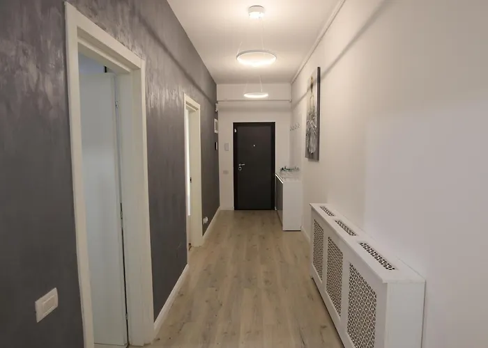 Nicho 2 Bucurestii Noi בוקרשט